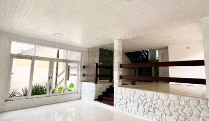 Casa à Venda em Camboinhas