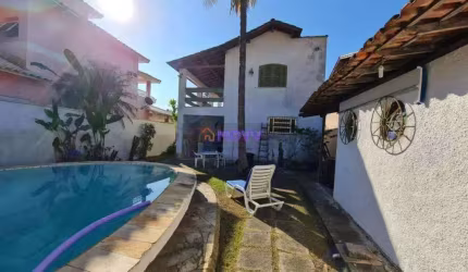 Casa à Venda em Piratininga