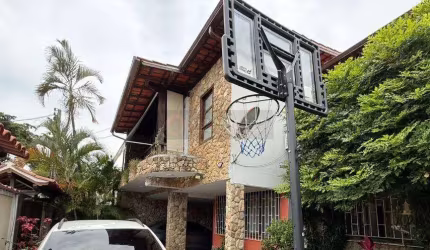 Open House Vende Casa Duplex 4 quartos, 3 vagas em Piratininga! Excelente localização.