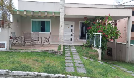 Casa linear em condomínio de alto padrão no Arsenal