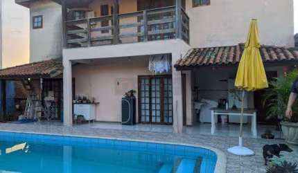 Open House vende casa duplex, Maravista, PORTEIRA FECHADA. Estuda proposta e Permuta. OPORTUNIDADE!