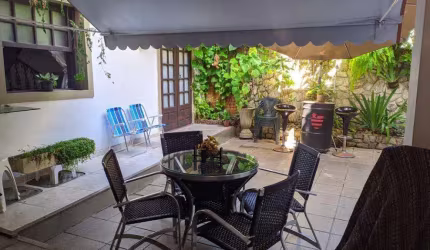 Open House vende 2 casas de 3 quartos, Santa Rosa, desmembradas, Estuda permuta. OPORTUNIDADE!!