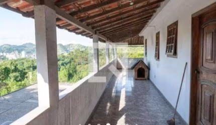OPEN HOUSE,VENDE EXCELENTE CASA NO FONSECA ,COM 4 QUARTOS,4 BANHEIROS , GARAGEM,TEM TAMBEM UMA KITN