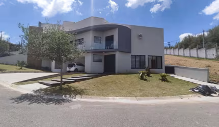 Casa para Locação em Bragança Paulista, Vale Das águas, 3 dormitórios, 3 suítes, 4 banheiros, 2 vagas