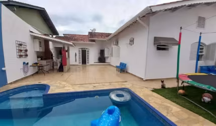 Casa para Venda em Bragança Paulista, Residencial Das Ilhas, 3 dormitórios, 1 suíte, 4 banheiros, 2 vagas