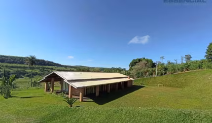 Chácara com 3 dormitórios à venda, 15945 m² por R$ 600.000,00 - Zona Rural - Botucatu/SP