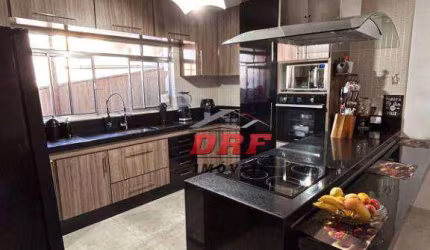 Sobrado com 3 dormitórios à venda, 170 m² por R$ 990.000,00 - Picanço - Guarulhos/SP