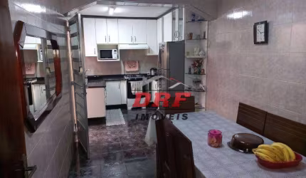 Sobrado com 5 dormitórios 1 suíte 2 vagas à venda, 187 m² por R$ 635.000 - Vila Barros - Guarulhos/SP