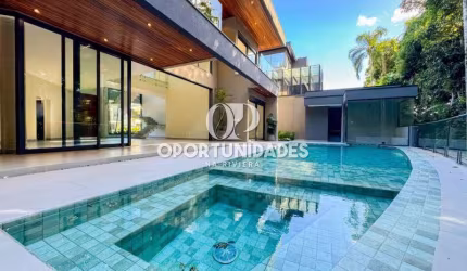 Casa à Venda, 478m², 6 Suítes, 7 Banheiros, em Riviera de São Lourenço - Bertioga SP.