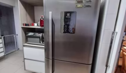 Apartamento com 3 suítes e 2 vagas cobertas, condomínio paulistano