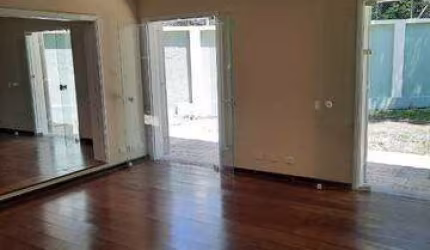 Casa  assobradada a venda 317m² 04 QUARTOS 02 SUÍTES 04 VAGAS MORUMBI