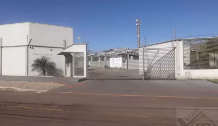 Casa em condomínio bairro Canadá