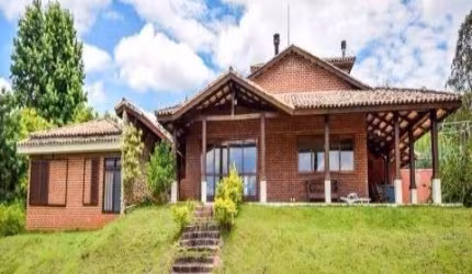 Casa à venda em condomínio fechado no Bairro Caxambu em Jundiaí - SP