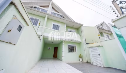 TRIPLEX DE FRENTE PARA RUA MOBILIADO
