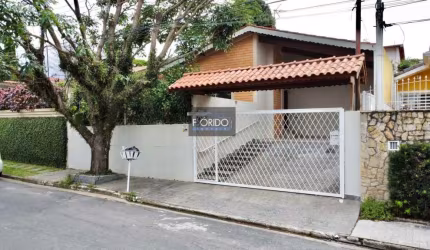 Casa para Locação em Atibaia, Jardim Tapajós, 3 dormitórios, 1 suíte, 3 banheiros, 2 vagas