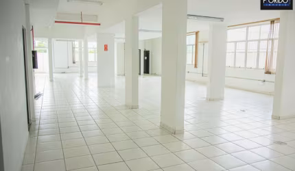 Salão Comercial para Locação em Atibaia, Centro