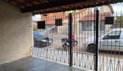 Casa para Venda em Atibaia, Alvinópolis, 2 dormitórios, 2 banheiros, 1 vaga