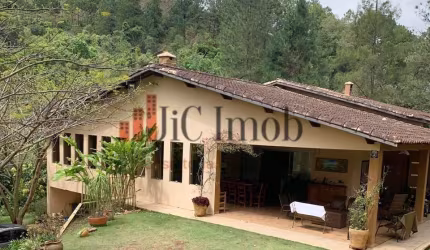 Casa de Campo à Venda na cidade de Águas de Lindóia-SP