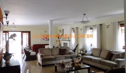 EXCELENTE SOBRADO EM VINHEDO DE 507 M² COM TERRENODE 1.100 M²