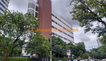 LAJE COMERCIAL DE 820 M² COM 18 VAGAS