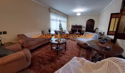 CASA DE 366 M² NO ALTO DE PINHEIROS COM 4 DORM.