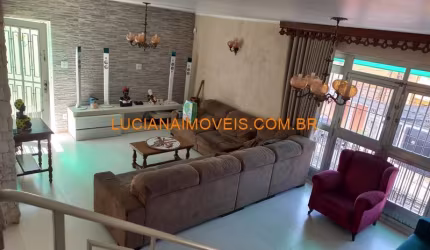 SOBRADO DE 230 M² COM 3 PISOS NA VILA ROMANA