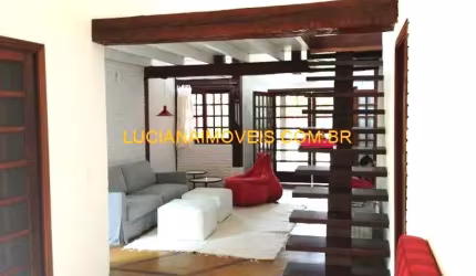 SOBRADO DE 380 M² EM SÃO SEBASTIÃO COM 4 DORM.