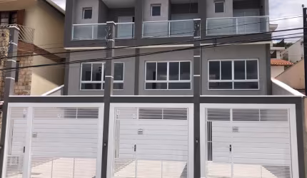 SOBRADOS NOVOS DE 160 M² NO JARDIM REGINA