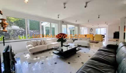 EXCELENTE SOBRADO DE 990 M² NO PLANALTO PAULISTA