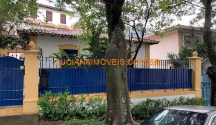 LINDA CASA DE 180 M² ESTILO COLONIAL NA VILA ROMANA