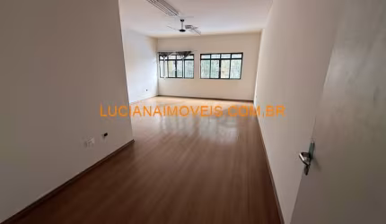 CONJUNTO COMERCIAL DE 162 M² NA VILA ROMANA
