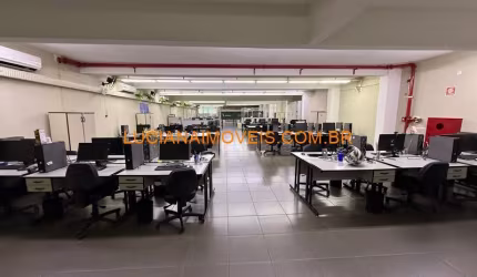 CONJUNTO COMERCIAL DE 900 M² NA VILA ROMANA