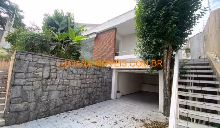 CASA DE 211 M² EM ALTO DE PINHEIROS