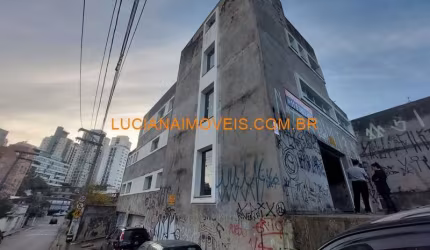 Ponto comercial/Loja/Box para aluguel e venda possui 620 metros quadrados