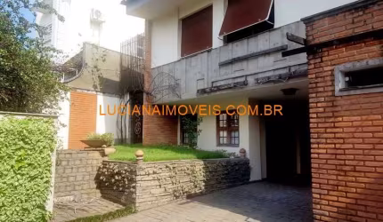 Sobrado para venda tem 243 metros quadrados com 3 quartos em Vila Hamburguesa - São Paulo - SP