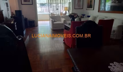 Casa para venda possui 495 metros quadrados com 4 quartos em Bela Aliança - São Paulo - SP