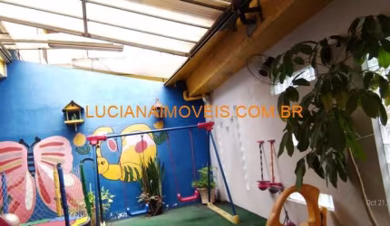 Casa para aluguel e venda possui 300 metros quadrados com 5 quartos