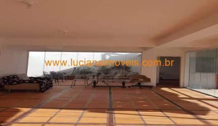 ÓTIMO PREDIO COMERCIAL