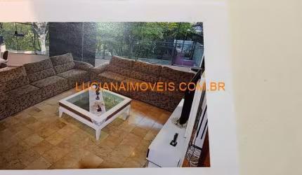 Sobrado para venda possui 440 metros quadrados com 4 quartos em Sumaré - São Paulo - SP