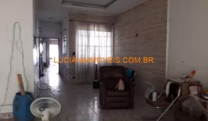 Casa para venda possui 200 metros quadrados com 3 quartos em Bela Aliança - São Paulo - SP