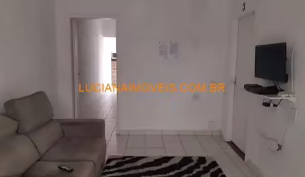 CASA ASSOBRADADA COM 5 DORMITORIOS, VARIAS VAGAS