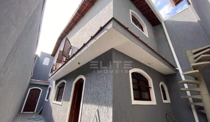 Sobrado com 3 dormitórios à venda, 183 m² por R$ 698.000,00 - Jardim Itapoan - Santo André/SP