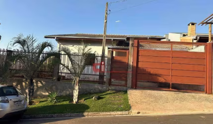 Casa com 3 dormitórios à venda, 180 m² por R$ 650.000,00 - Loteamento Residencial Vila Primavera - Jaguariúna/SP
