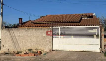 Casa com 4 dormitórios à venda, 176 m² por R$ 616.000 - Recanto Camanducaia - Jaguariúna/SP