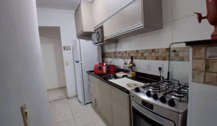 Ótimo apartamento 2 dorms (sendo uma suíte), com sacada.