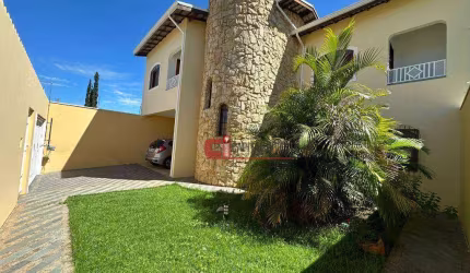 Casa com 3 dormitórios à venda, 220 m² por R$ 1.120.000,00 - Jardim São Caetano - Jaguariúna/SP