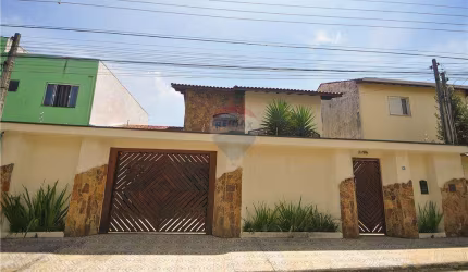 Sobrado à venda no bairro Mogi Moderno em Mogi das Cruzes