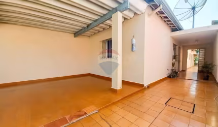 Casa térrea à venda no bairro de Jundiapeba em Mogi das Cruzes-SP