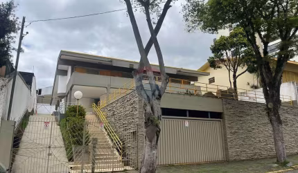 Casa comercial com 950m² à venda no bairro Jardim Santista em Mogi das Cruzes
