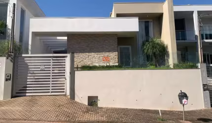 Casa plana de alto padrão com piscina à venda em Campo Bom